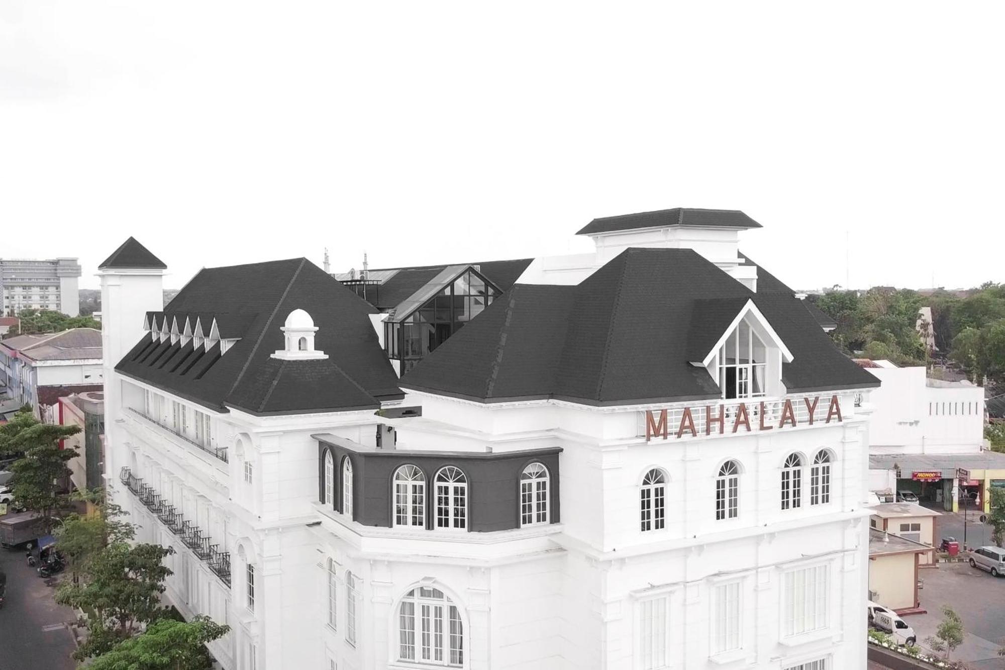Mahalaya The Legacy Hotel Surakarta  Exterior photo